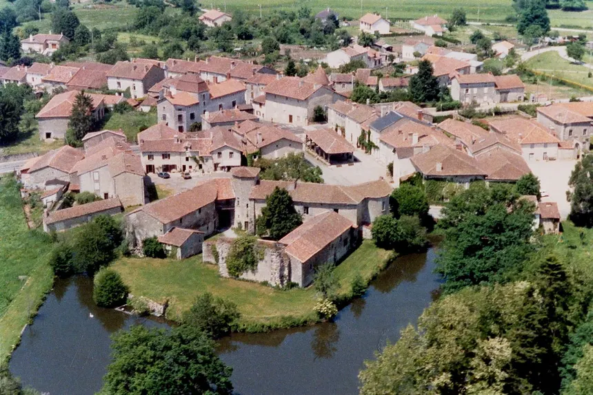 Vue du village de Mortemart - Plus Beau Village de France en Haute-Vienne